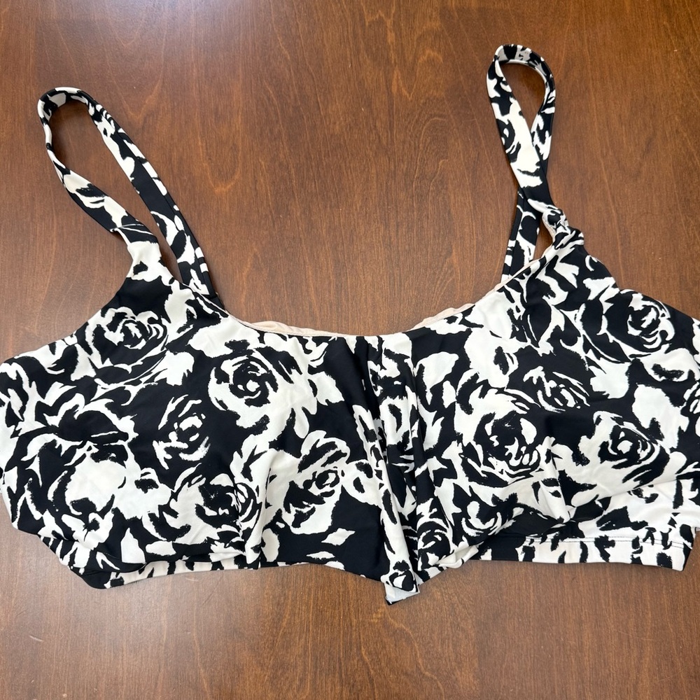 Ava & Viv Flounce Swimsuit Top Size 26W